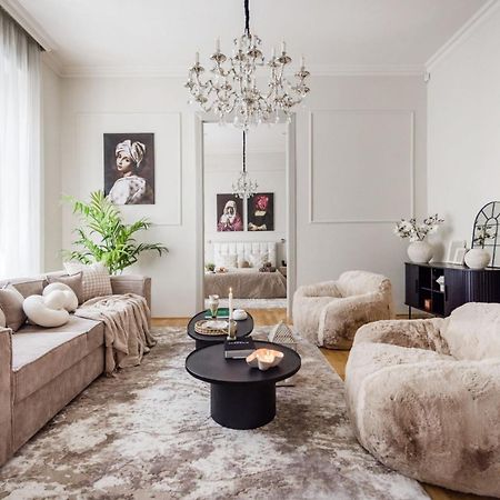 Timeless Elegant Apartment By Opera House Budapest Exterior photo
