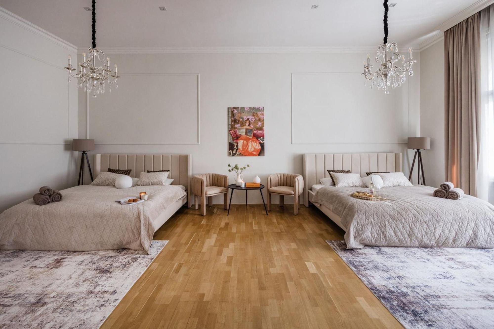 Timeless Elegant Apartment By Opera House Budapest Exterior photo